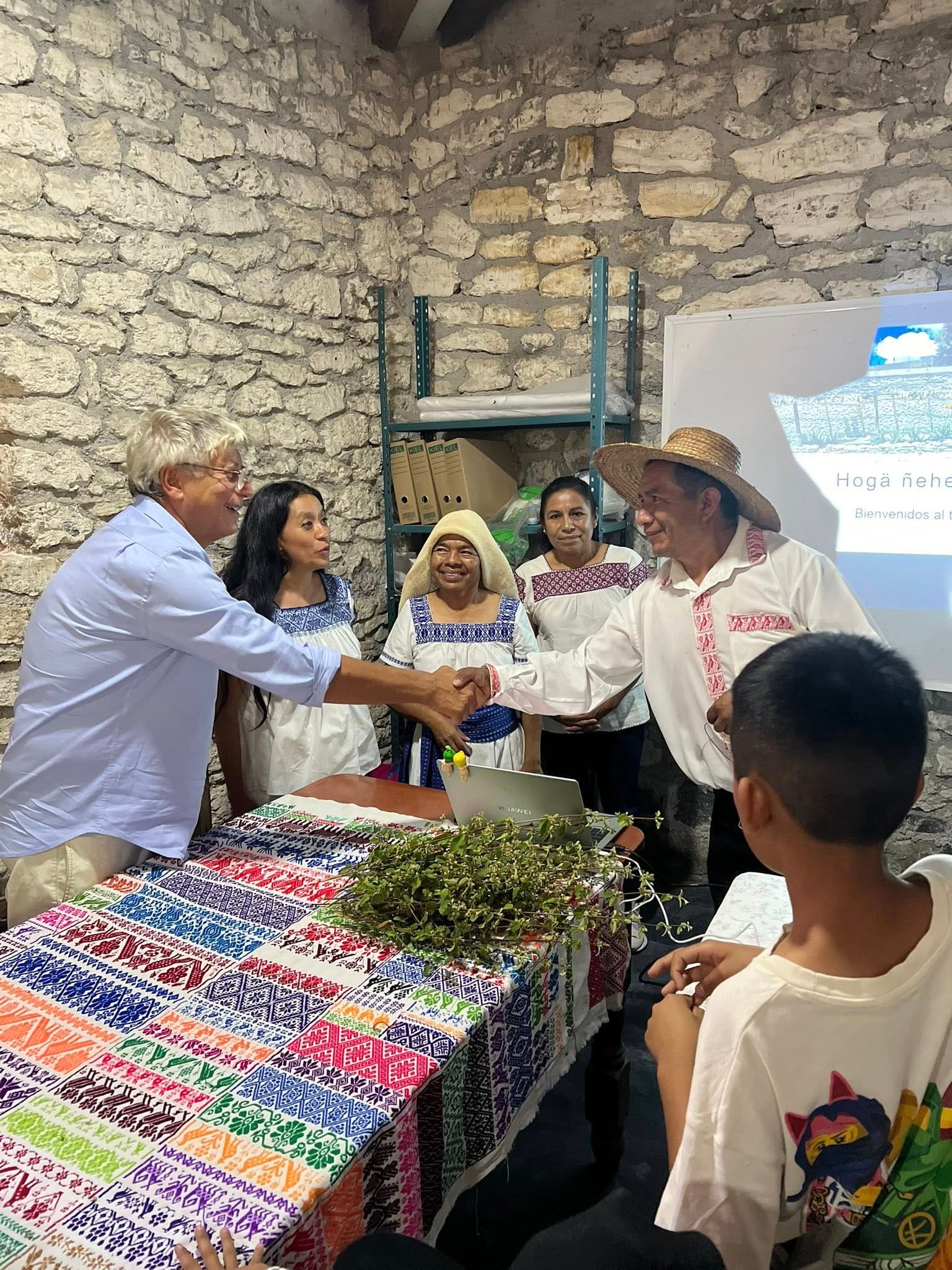 Diputado francés Eric Coquerel visita México para impulsar la repatriación del Códice Borbónico