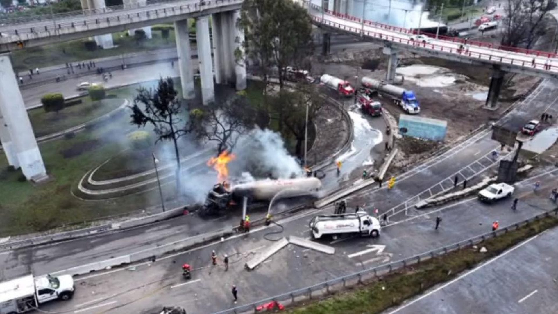 Sube a 4 muertos y 90 heridos la cifra por explosión de pipa en Iztapalapa