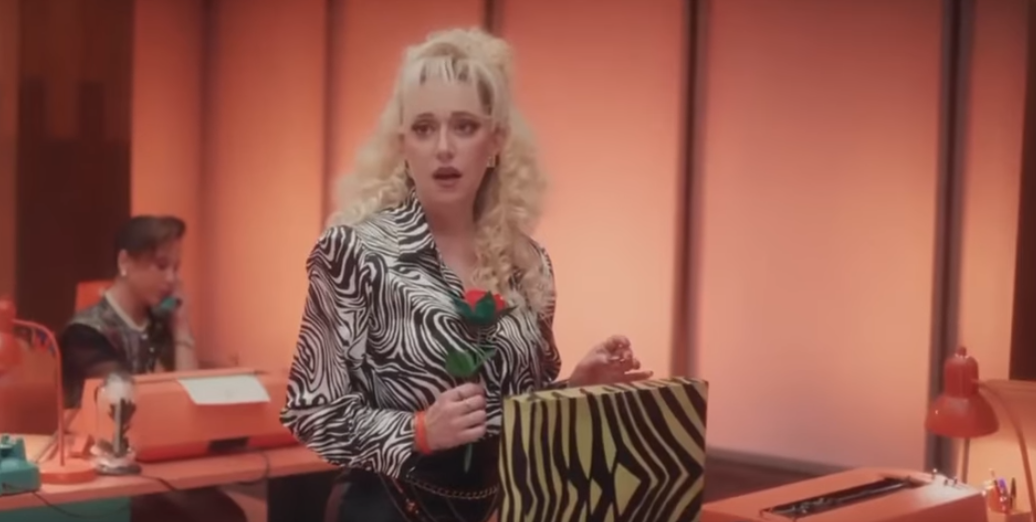 ¡Mariana Treviño hace historia! “Pobre Secretaría” llega al Top 50 de Spotify México Post feature image