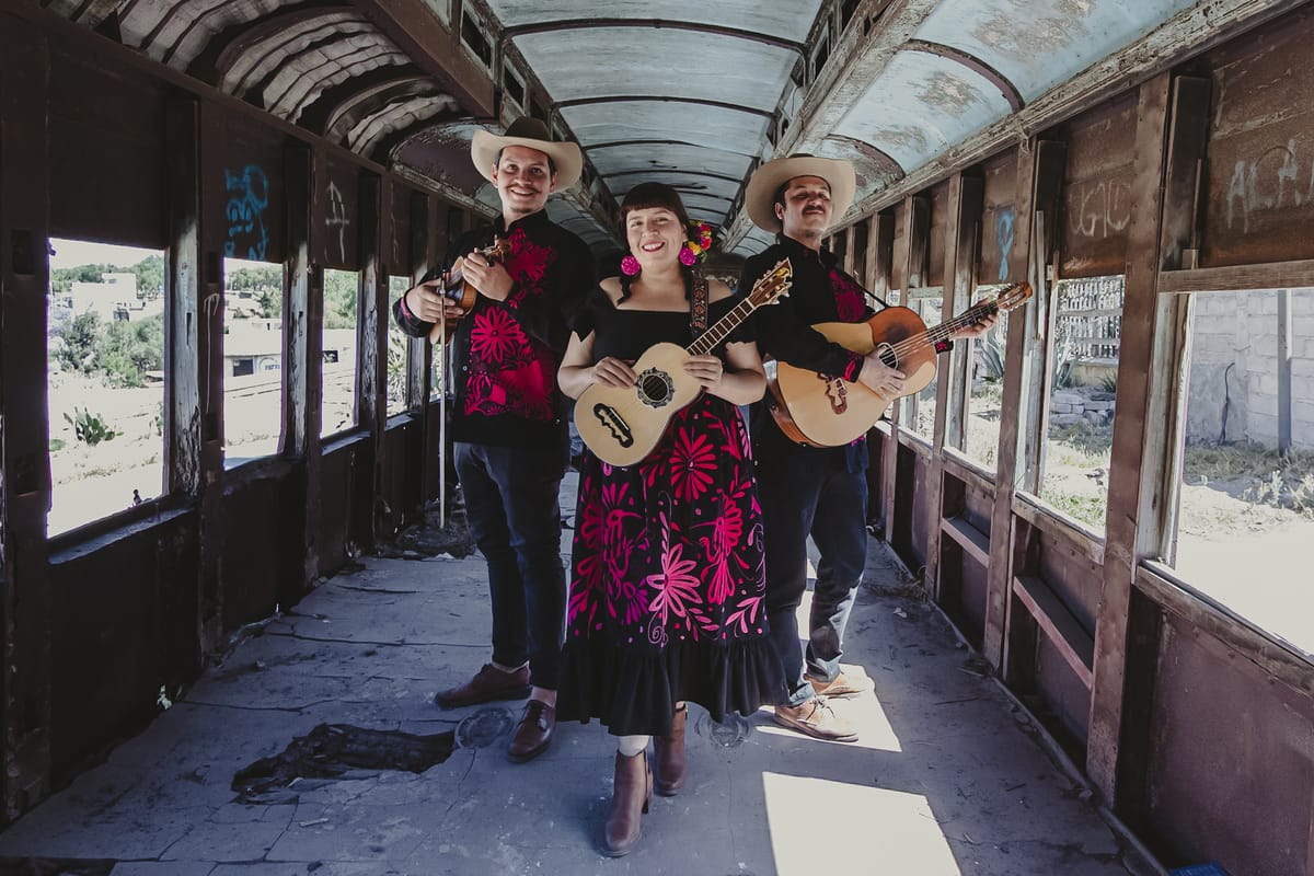 Los Tlacuilos llevan el huapango hidalguense y el folklor mexicano a Colombia Post feature image