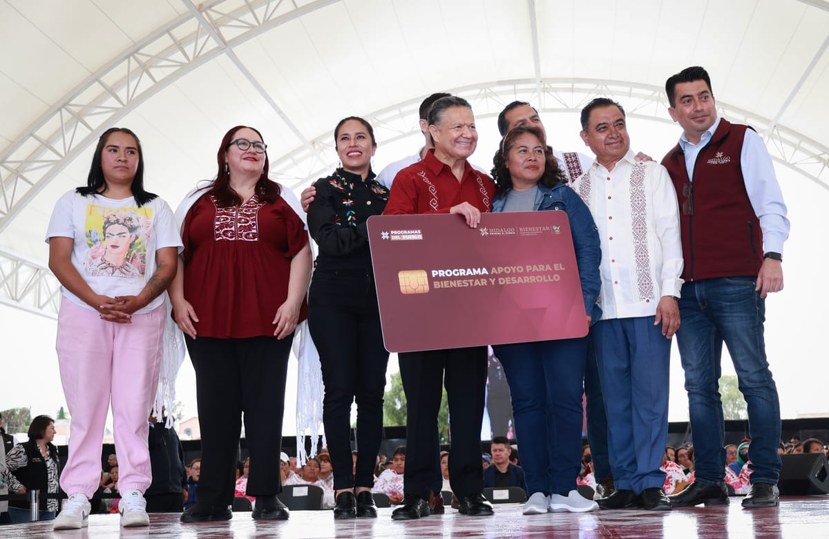 Julio Menchaca entrega apoyos económicos a más de 34 mil hidalguenses Post feature image