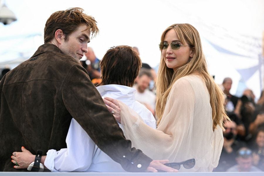Jennifer Lawrence y Robert Pattinson protagonizan peli juntos Post feature image