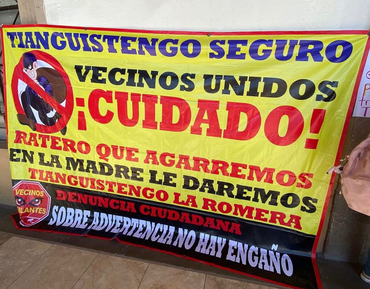 Vecinos detienen a presunto ladrón y lo amarran un un poste Post feature image