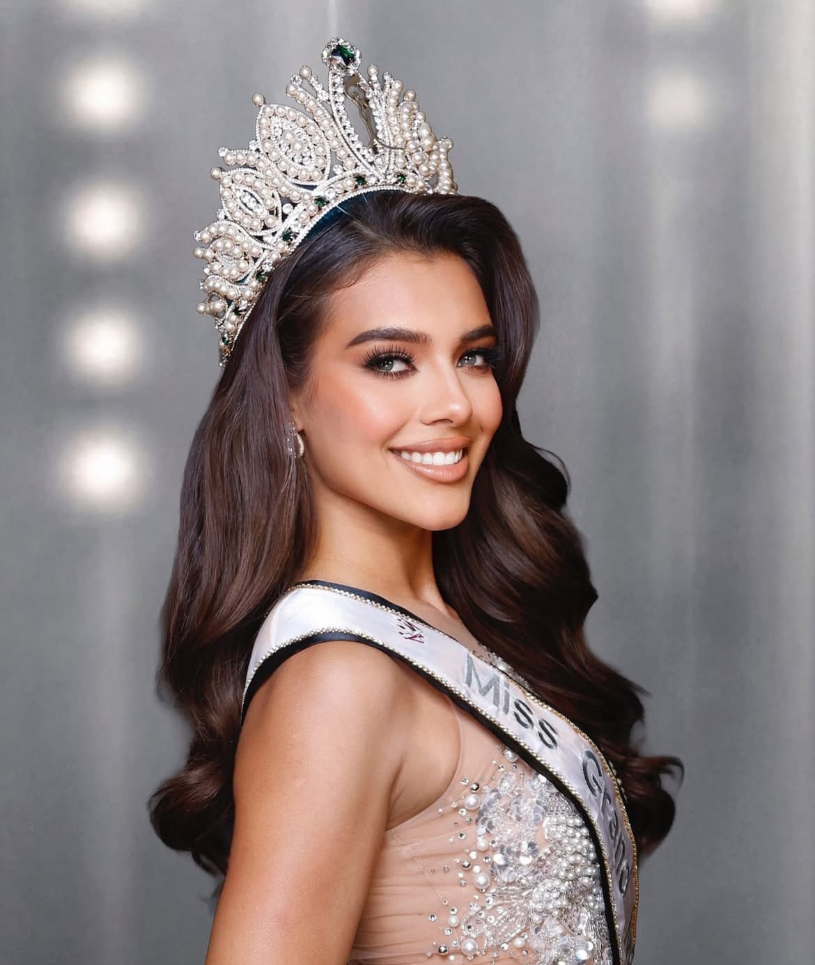 ¡Orgullo hidalguense! Montserrat Villalva se corona como Miss Grand México Post feature image