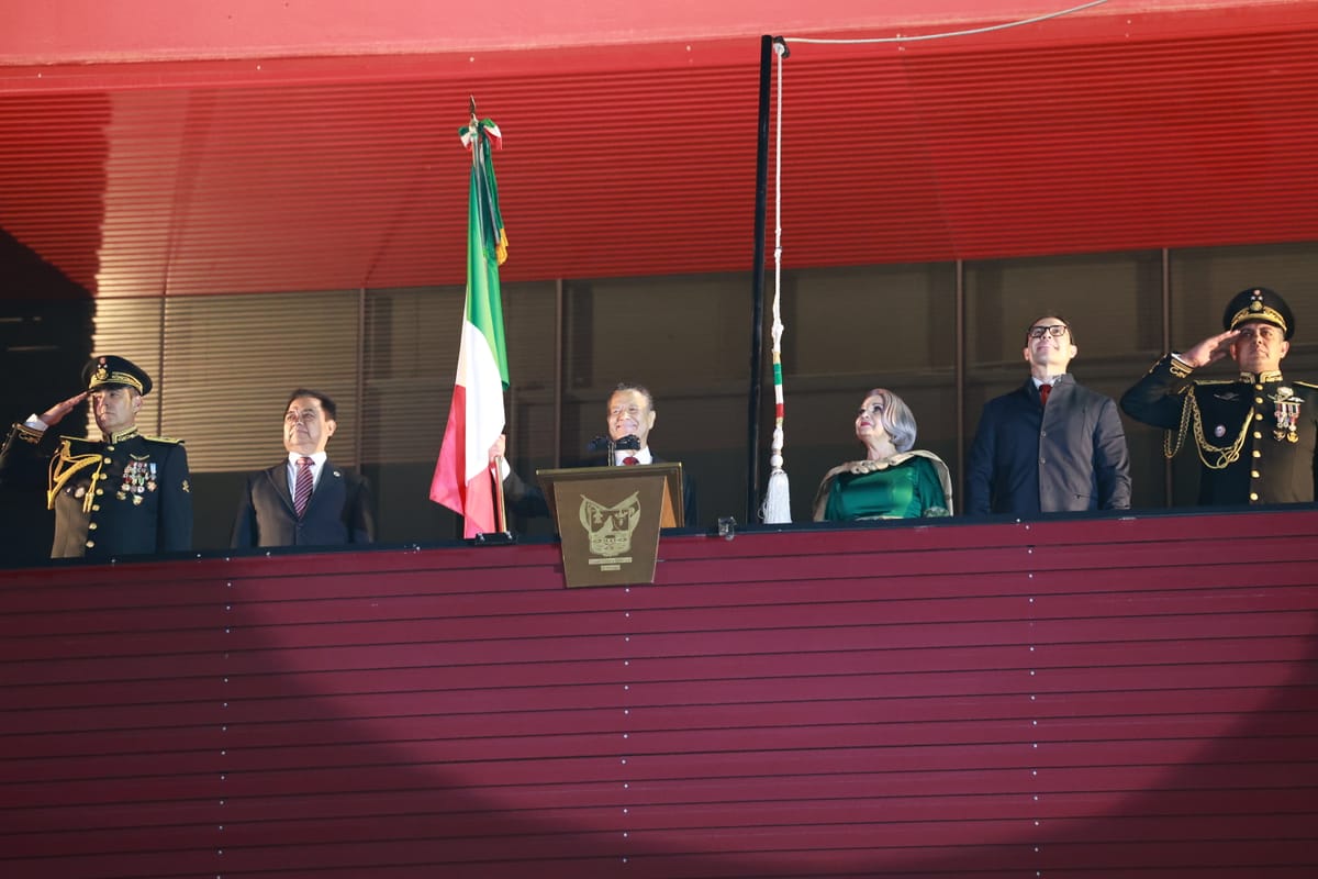 Gobernador de Hidalgo da el grito de Independencia acompañado de 35 mil personas Post feature image