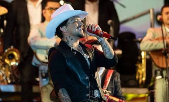 Christian Nodal sorprende en Morelia: baja del escenario para convivir con sus fans en pleno Grito Post feature image