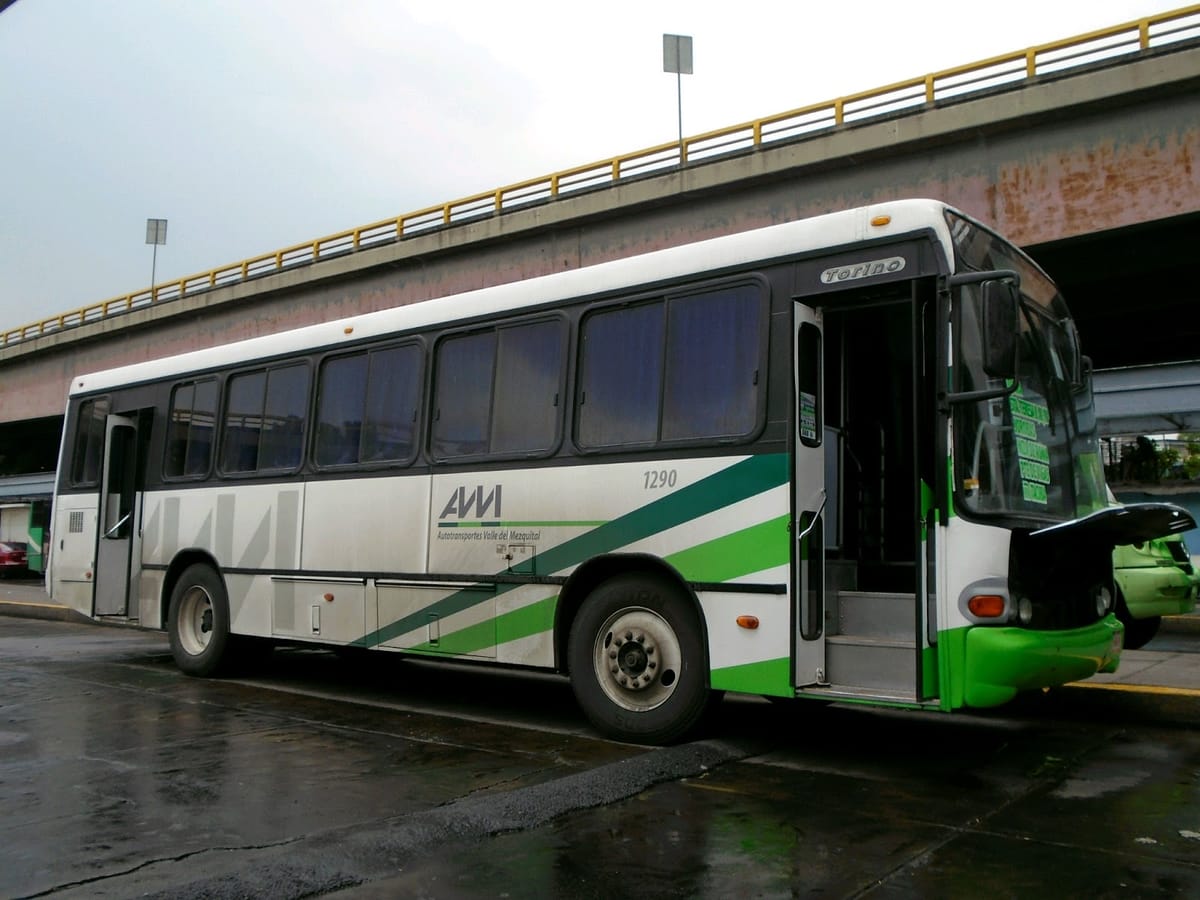 Dos asaltos con violencia a autobuses de la línea AVM en la México–Querétaro dejan tres lesionados Post feature image