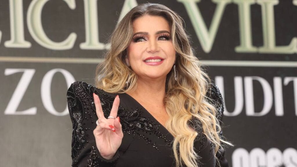 Alicia Villarreal se protege en Estados Unidos y México Post feature image