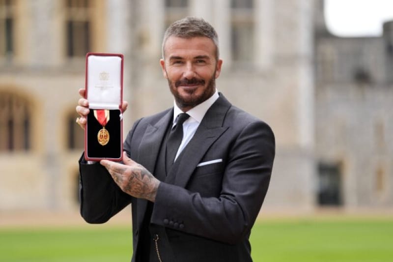 Del fútbol a la realeza: David Beckham es oficialmente Sir David Post feature image