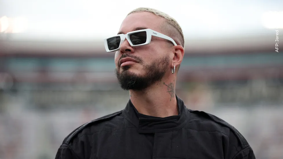 ¿Reencuentro a la vista? J Balvin sorprende en la Basílica y desata teorías sobre Bad Bunny Post feature image