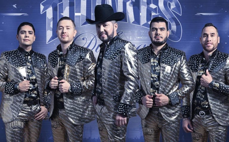 Agreden al vocalista de Los Titanes de Durango en el escenario Post feature image