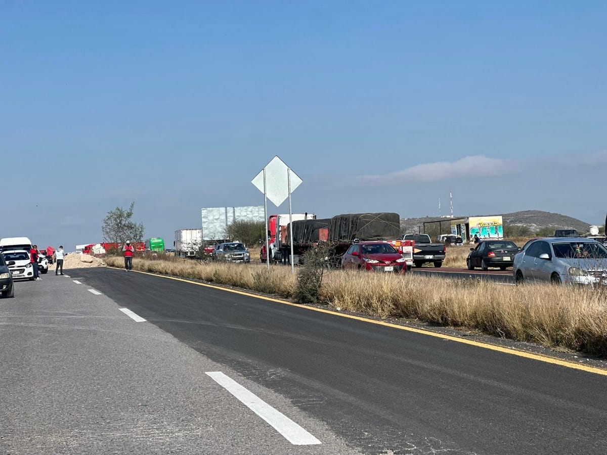 Ejidatarios bloquean carretera Ixmiquilpan–Actopan, ambas direcciones Post feature image