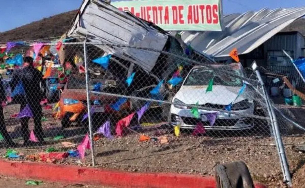 Auto pierde el control y termina sobre otros vehículos en la Pachuca–Sahagún Post feature image