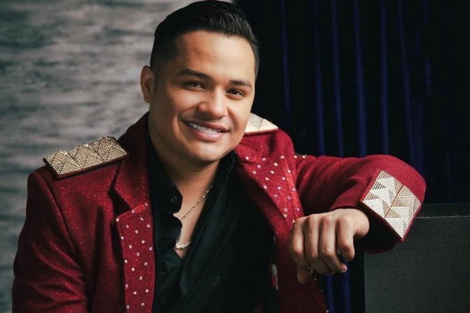 Vocalista de Los Recoditos es acusado de violencia por su pareja; la agrupación lo retira temporalmente Post feature image