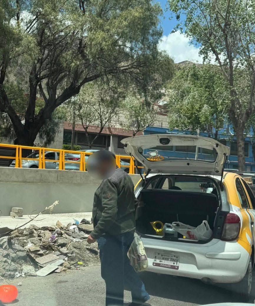 Detienen a taxista por tirar basura en la vía pública en Pachuca Post feature image
