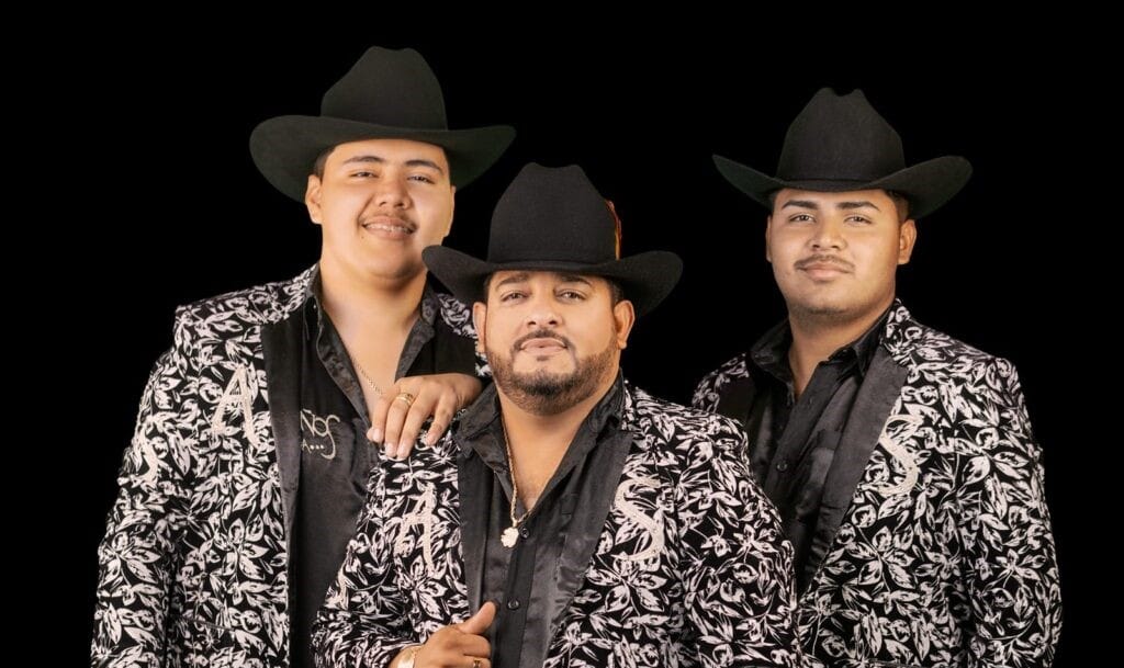 Dos décadas de éxitos: Alameños de la Sierra celebran su 20 aniversario Post feature image