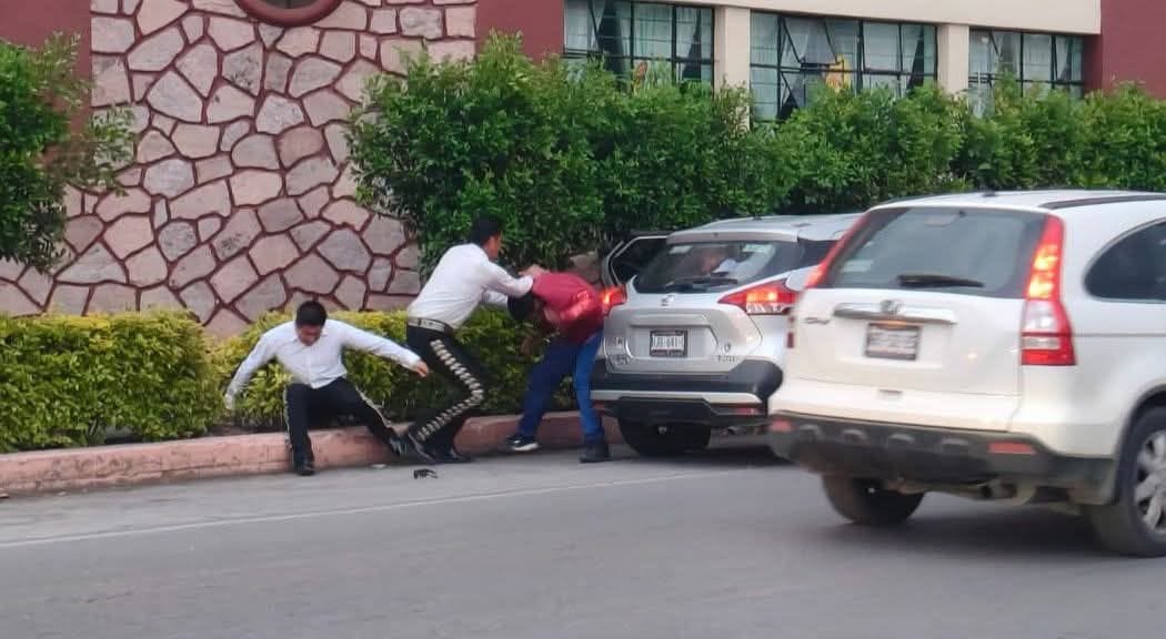 Riña entre mariachis sorprende en Progreso de Obregón Post feature image