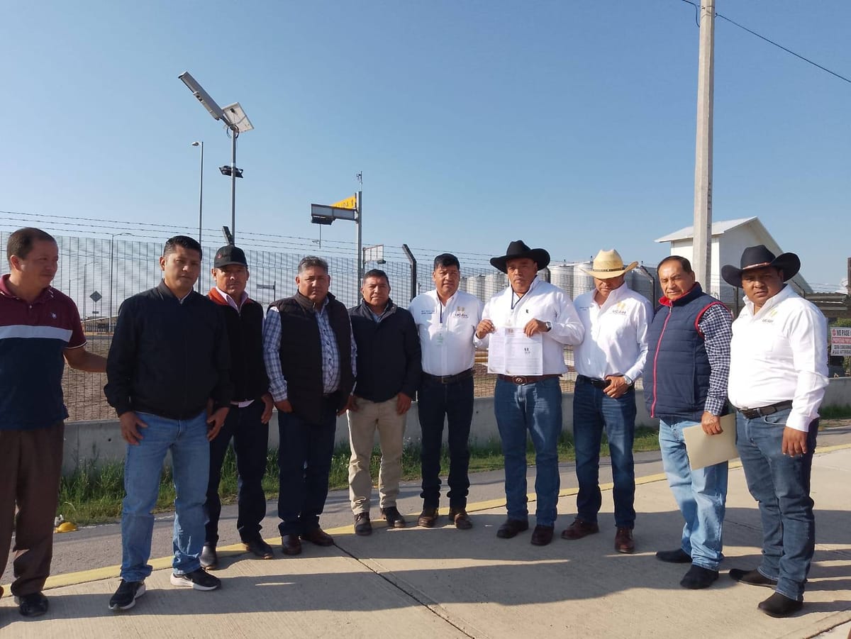 Cebaderos toman planta de Grupo Modelo en Apan para exigir precios justos Post feature image