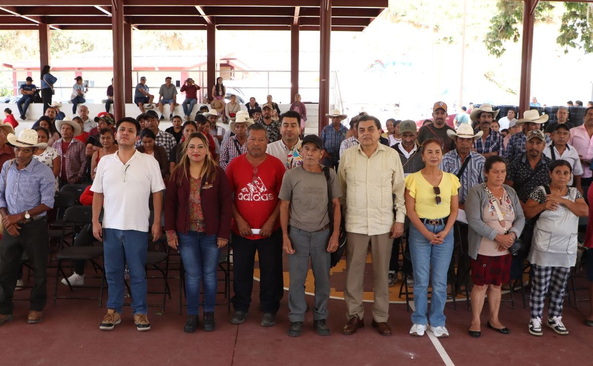 Llevan apoyos sociales a más de 2 mil familias de San Bartolo Tutotepec Post feature image