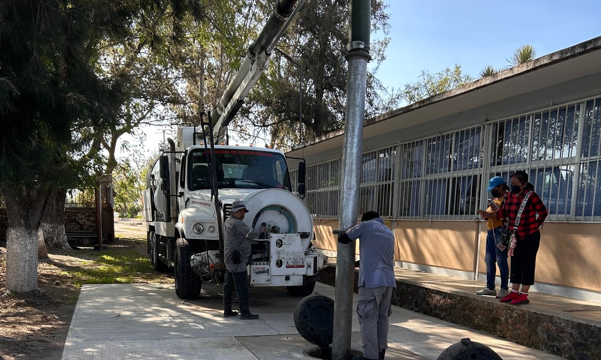 Conagua realiza desazolve en primaria de Tasquillo para prevenir riesgos sanitarios Post feature image