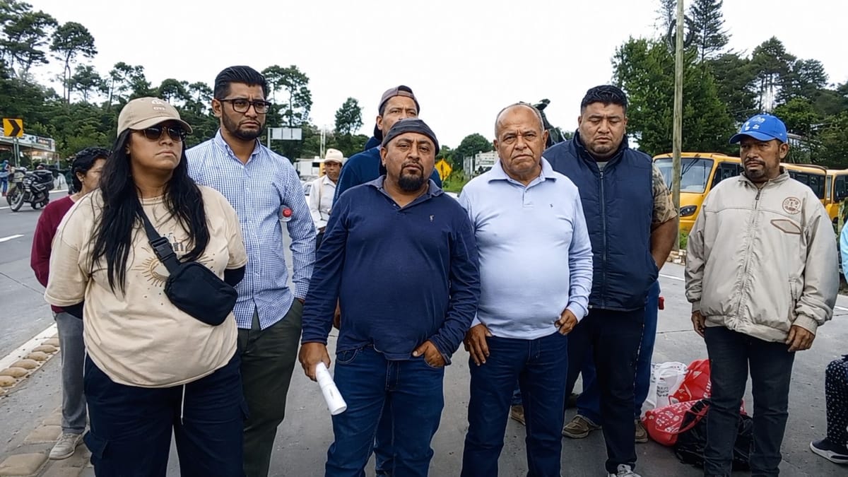 Habitantes bloquean la México-Tampico en Zacualtipán para exigir mayor seguridad vial Post feature image