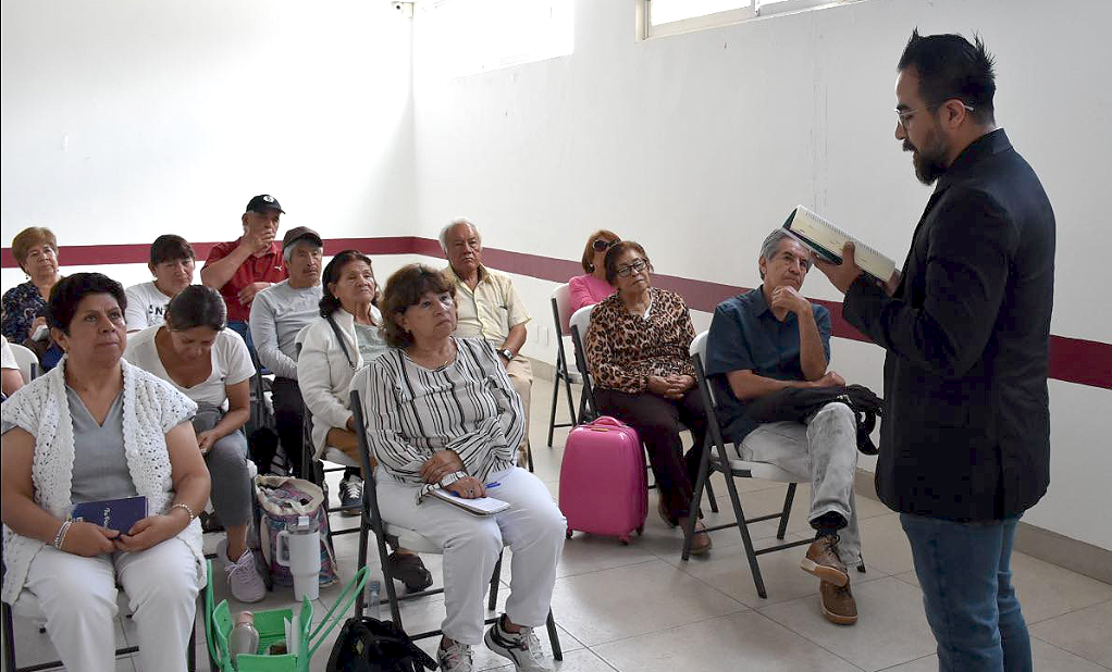 Impulsa IAAMEH taller de creación literaria para personas mayores Post feature image