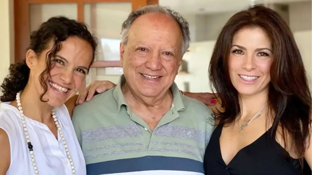 Regresa a México Alessandra Rosaldo para despedir a su Papá Post feature image