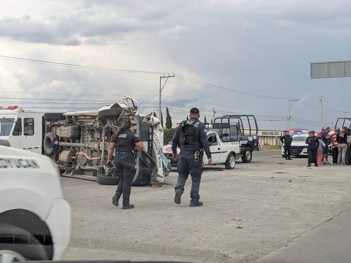 Cuatro lesionados deja choque entre colectivo y camioneta en la carretera Pachuca–Ciudad Sahagún Post feature image