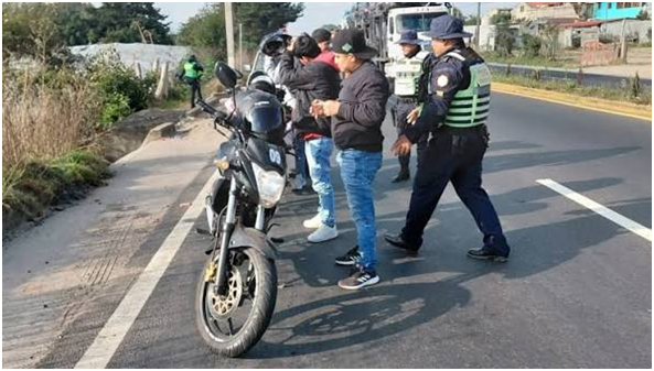 Panales, primera comunidad de Hidalgo en exigir casco a motociclistas Post feature image