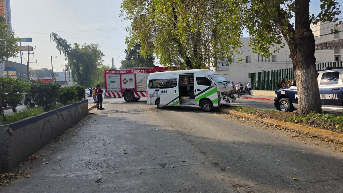 Accidente entre transporte público y camioneta de valores deja una mujer fallecida en Tula Post feature image