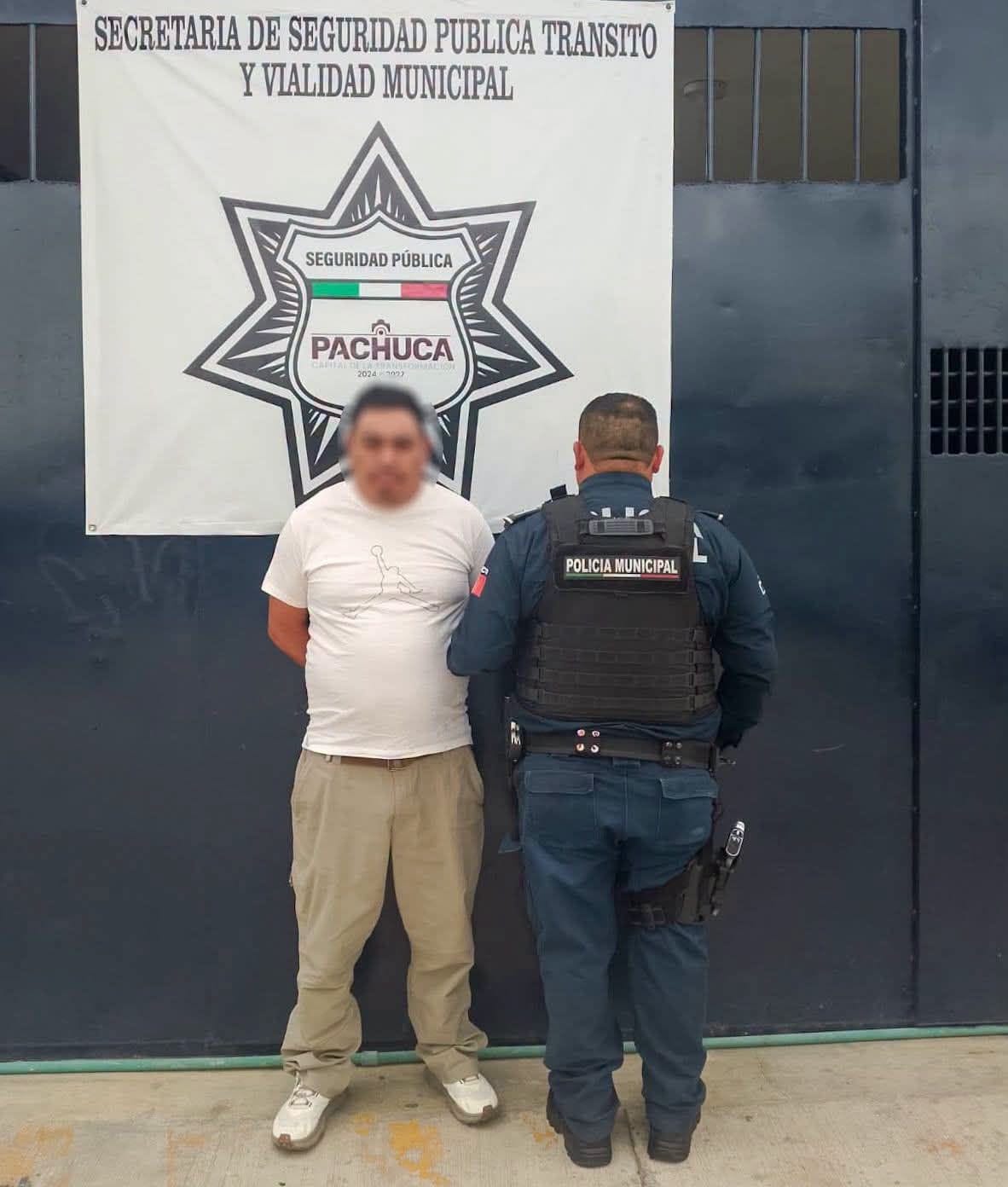 Intentaba vender una camioneta en Galerías Pachuca y terminó detenido por una orden vigente Post feature image