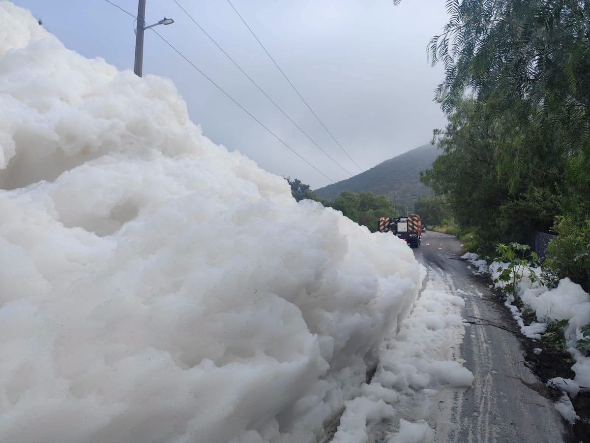 Bomberos mantienen vigilancia por presencia de espuma en Alfajayucan Post feature image