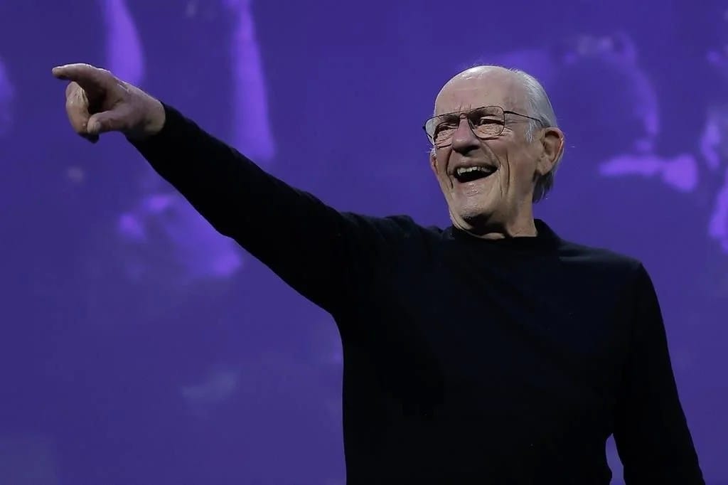 Christopher Lloyd asegura que México ganará el mundial Post feature image