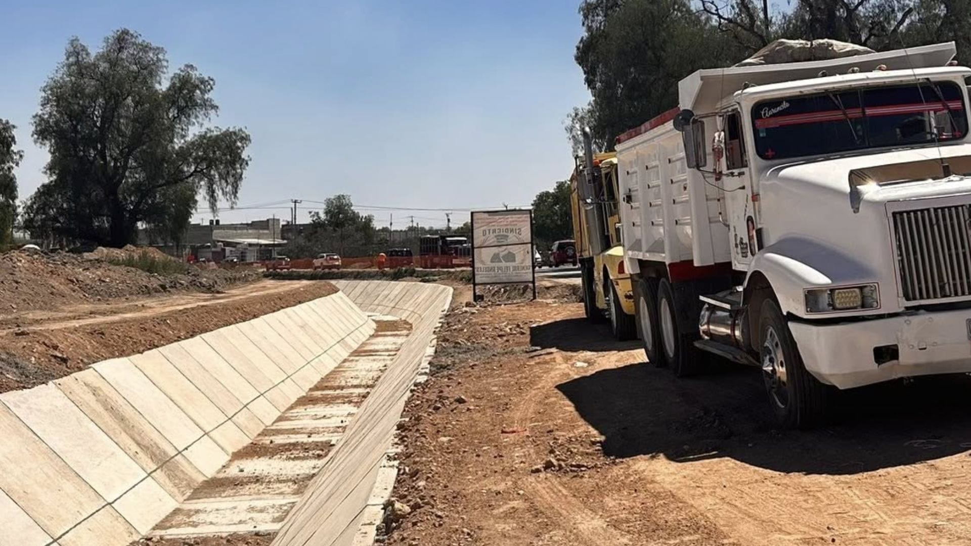 Avanza rehabilitación del Canal Requena; prevén restablecer riego pese a retrasos Post feature image