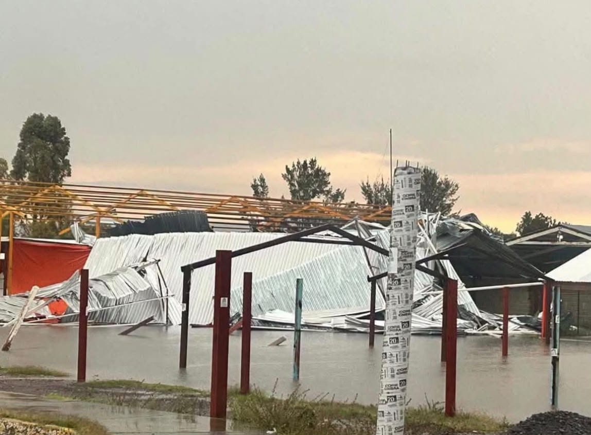 Tormenta daña techados de la Central de Abastos de Actopan Post feature image
