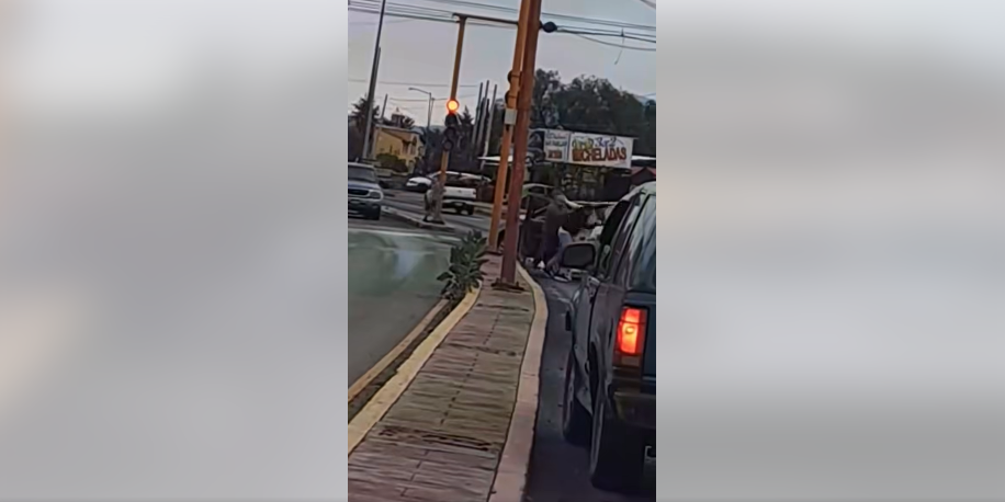 A golpes, taxista y conductor se enfrentan en Tizayuca imagen destacada
