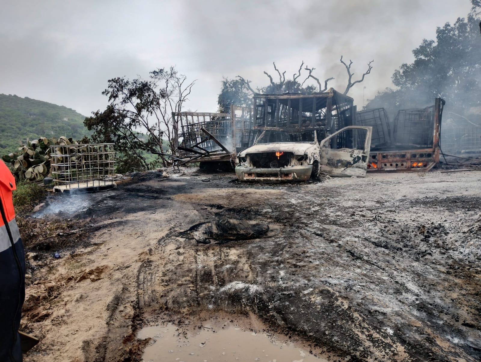 Se incendia presunta bodega de huachicol en Xithi, Tepetitlán imagen destacada