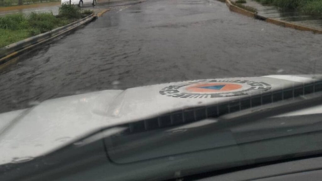 Lluvias provocan derrumbe en Tlanchinol y paralizan tránsito en la México-Támpico imagen destacada