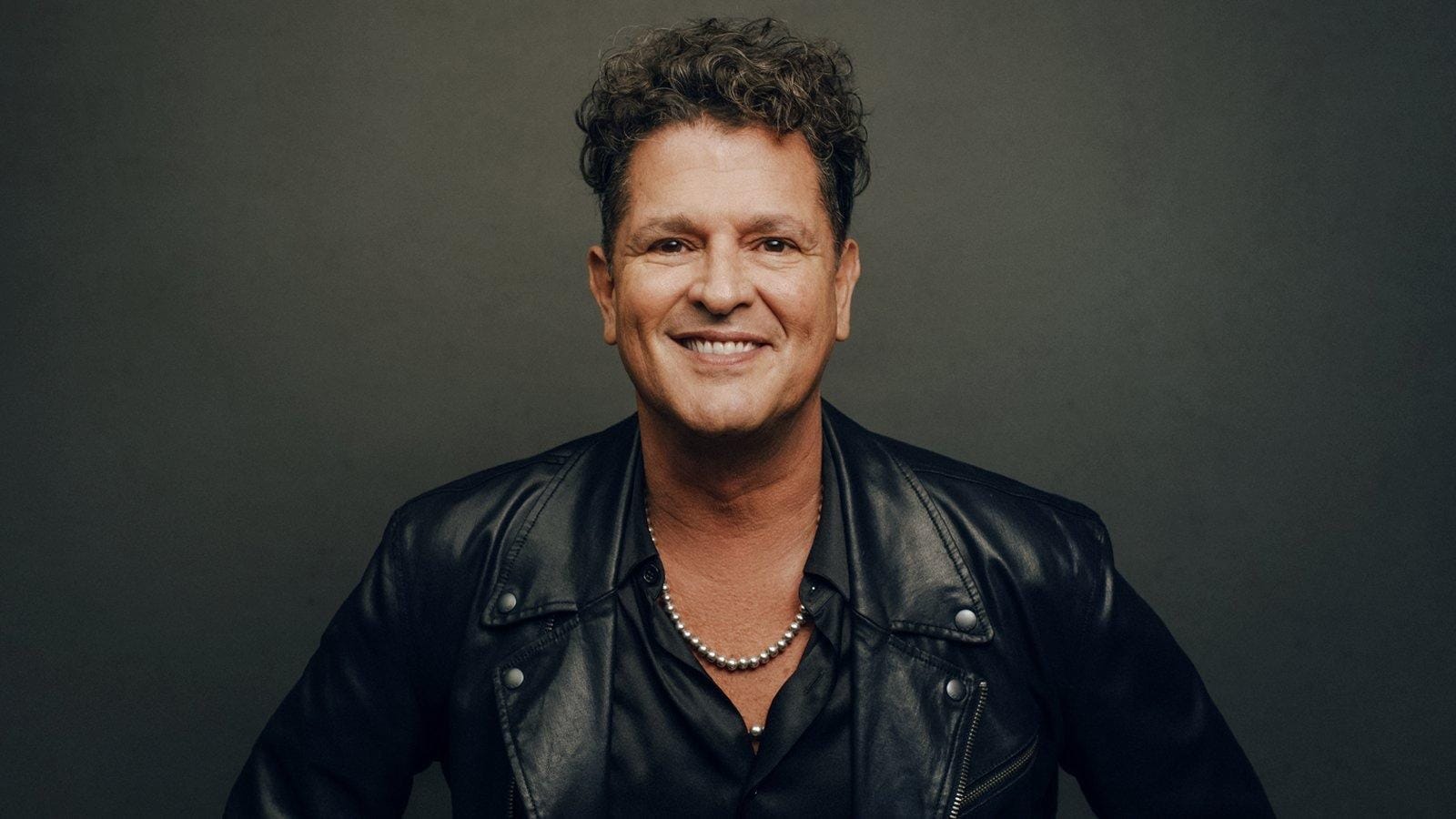 Carlos Vives sorprende con su segundo Tiny Desk imagen destacada