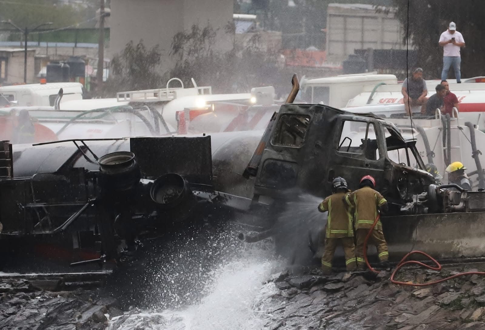 Explosión de pipa de gas en Iztapalapa deja al menos 57 heridos imagen destacada