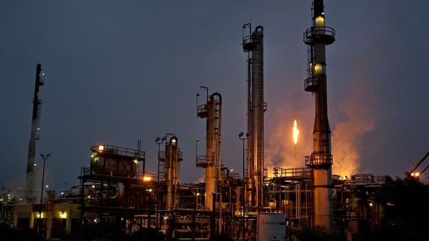 Los "mecheros" de la refinería de Tula: un costo ambiental para la región imagen destacada