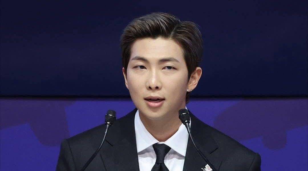 El líder de BTS pide a los líderes mundiales invertir en arte para construir un futuro mejor imagen destacada