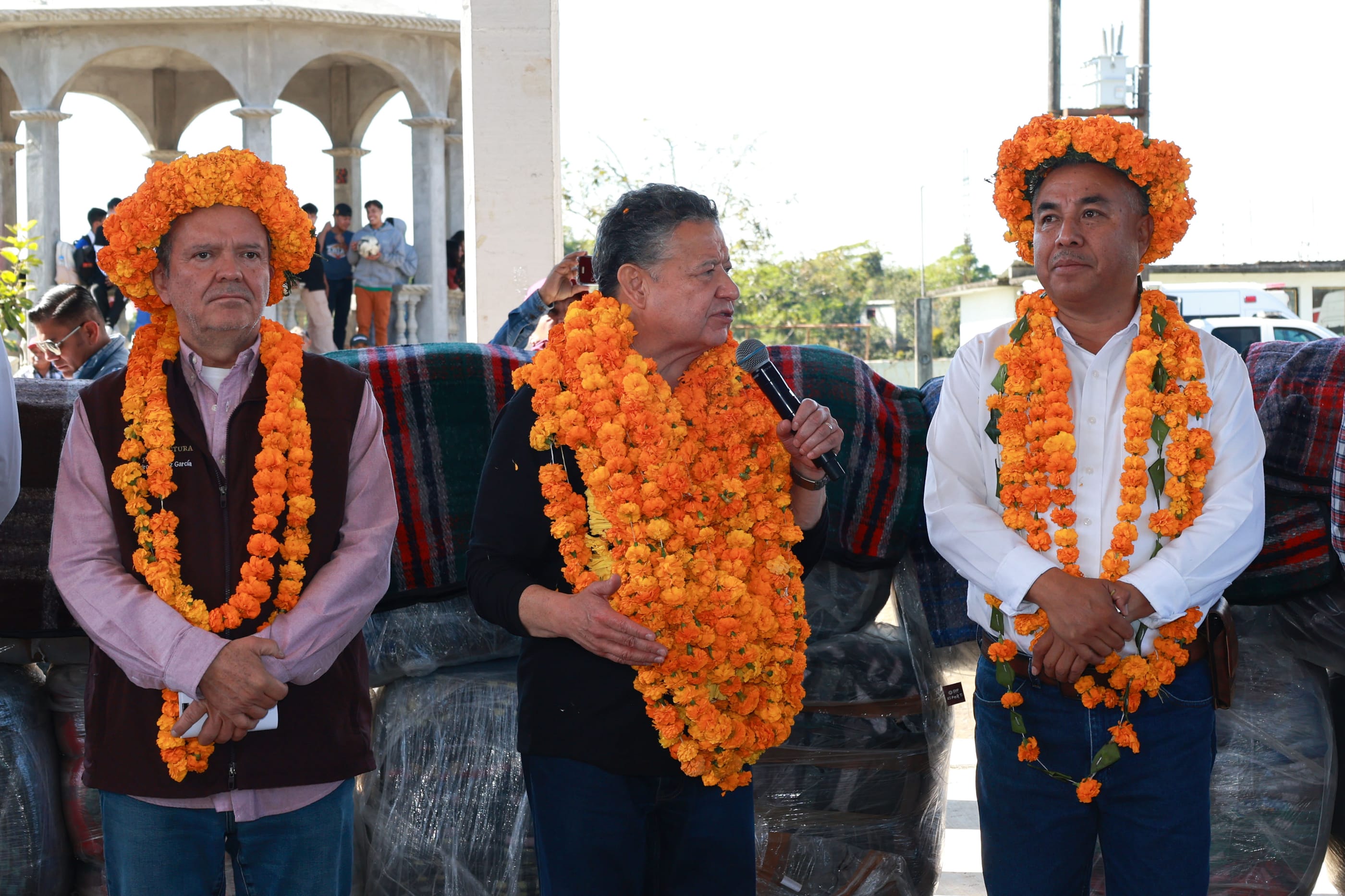Julio Menchaca continúa supervisión en zonas afectadas en Tepehuacán y Tlanchinol imagen destacada