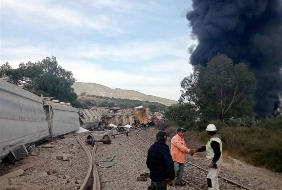Descarrila tren y explota en Tepetitlán imagen destacada