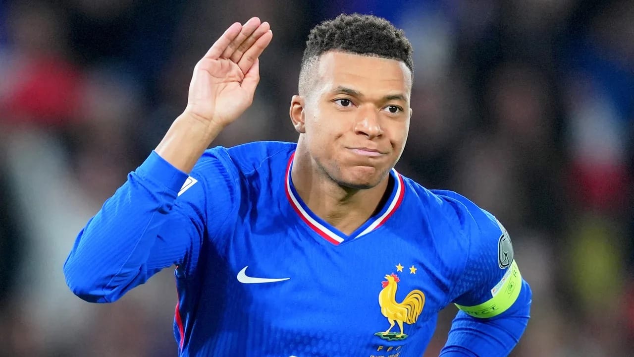 Tribunal de París ordena al PSG pagar 60 millones de euros a Kylian Mbappé por salarios y primas impagos imagen destacada