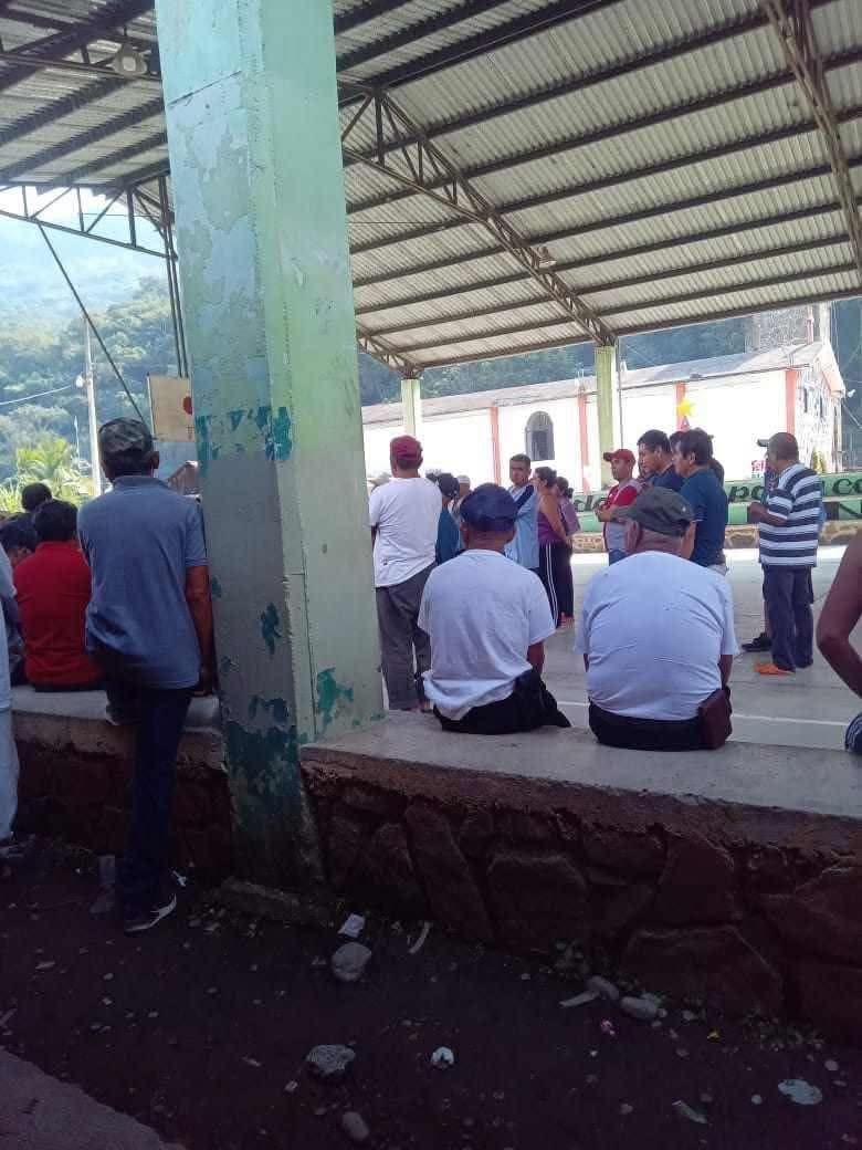 Retienen a trabajadores de CFE imagen destacada