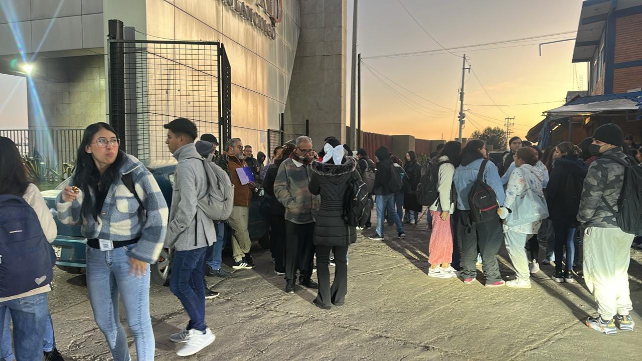 Trabajadores de la UPT bloquean accesos en protesta por eliminación de prestaciones imagen destacada