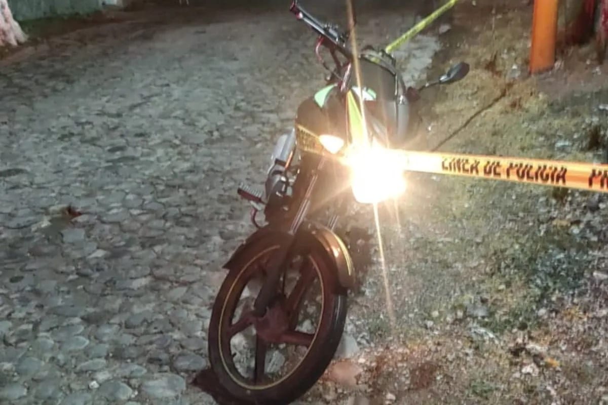 Motociclista resulta atropellada por taxi en la Vuelta del Río, en Tula imagen destacada