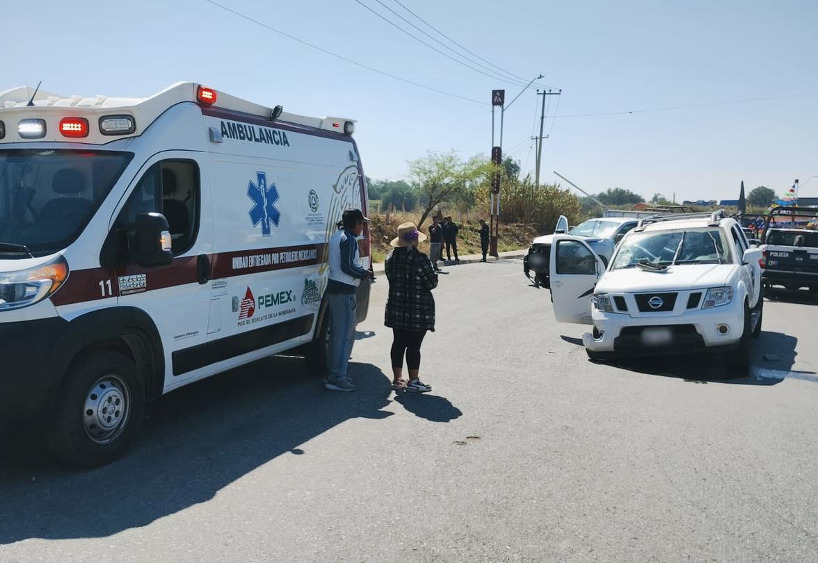 Accidente vehicular deja tres lesionados en Atitalaquia imagen destacada
