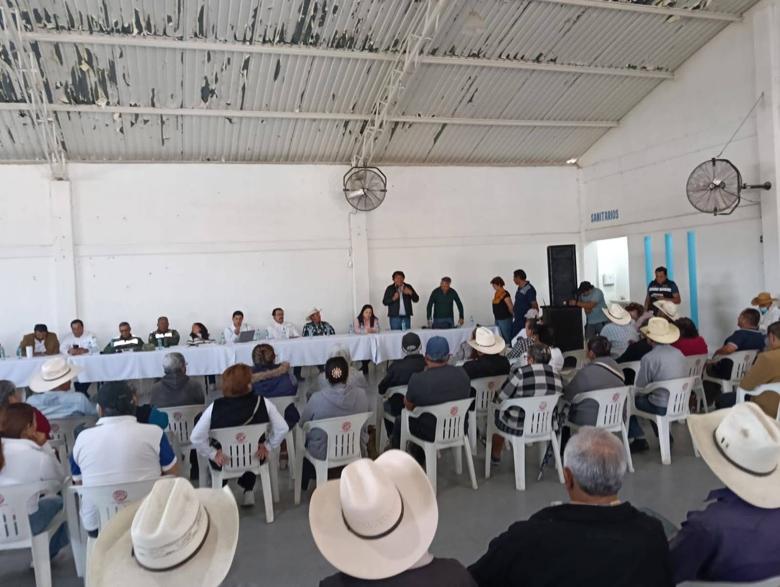 Grupo de ejidatarios de Melchor Ocampo paran obra del tren México-Querétaro imagen destacada